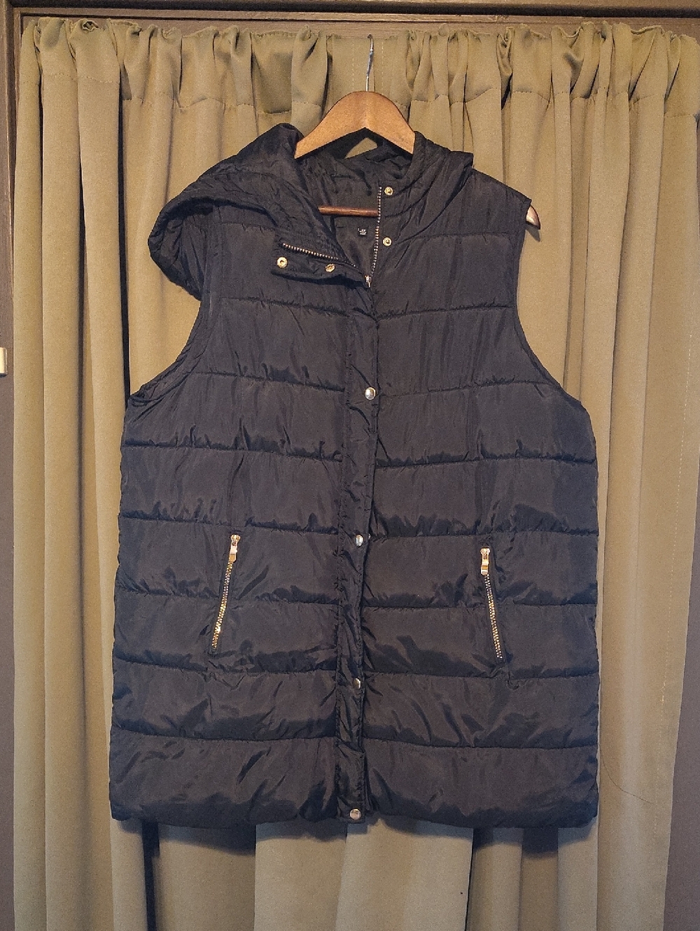 Fashion Nova Black Hooded Sleeveless Puffer Vest